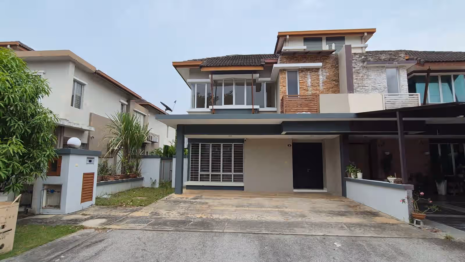 Property Image 1 - Anggun 1
