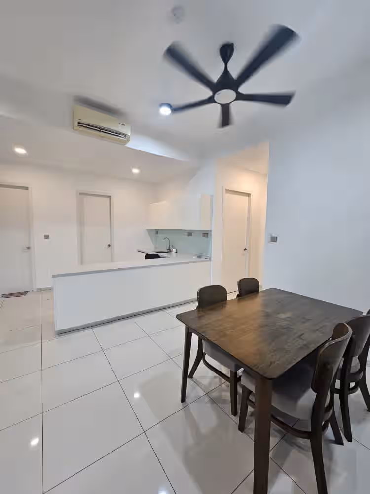 Property Image 1 - Par 3 Condo IOI