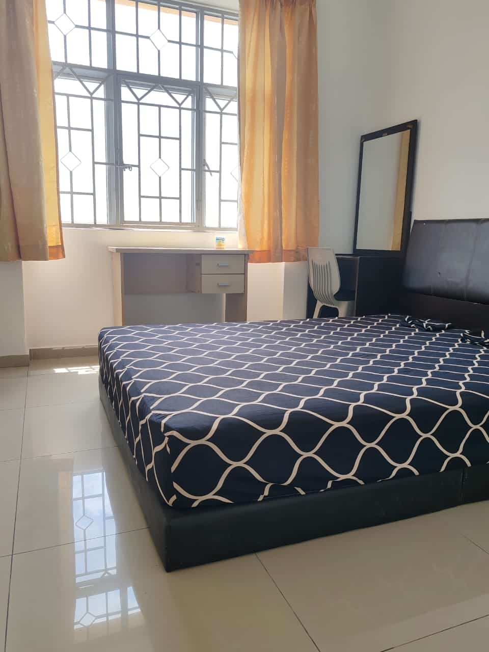 Property Image 1 - MASTER Bedroom near BRT / Sunway Pyramid (Free WiFi)