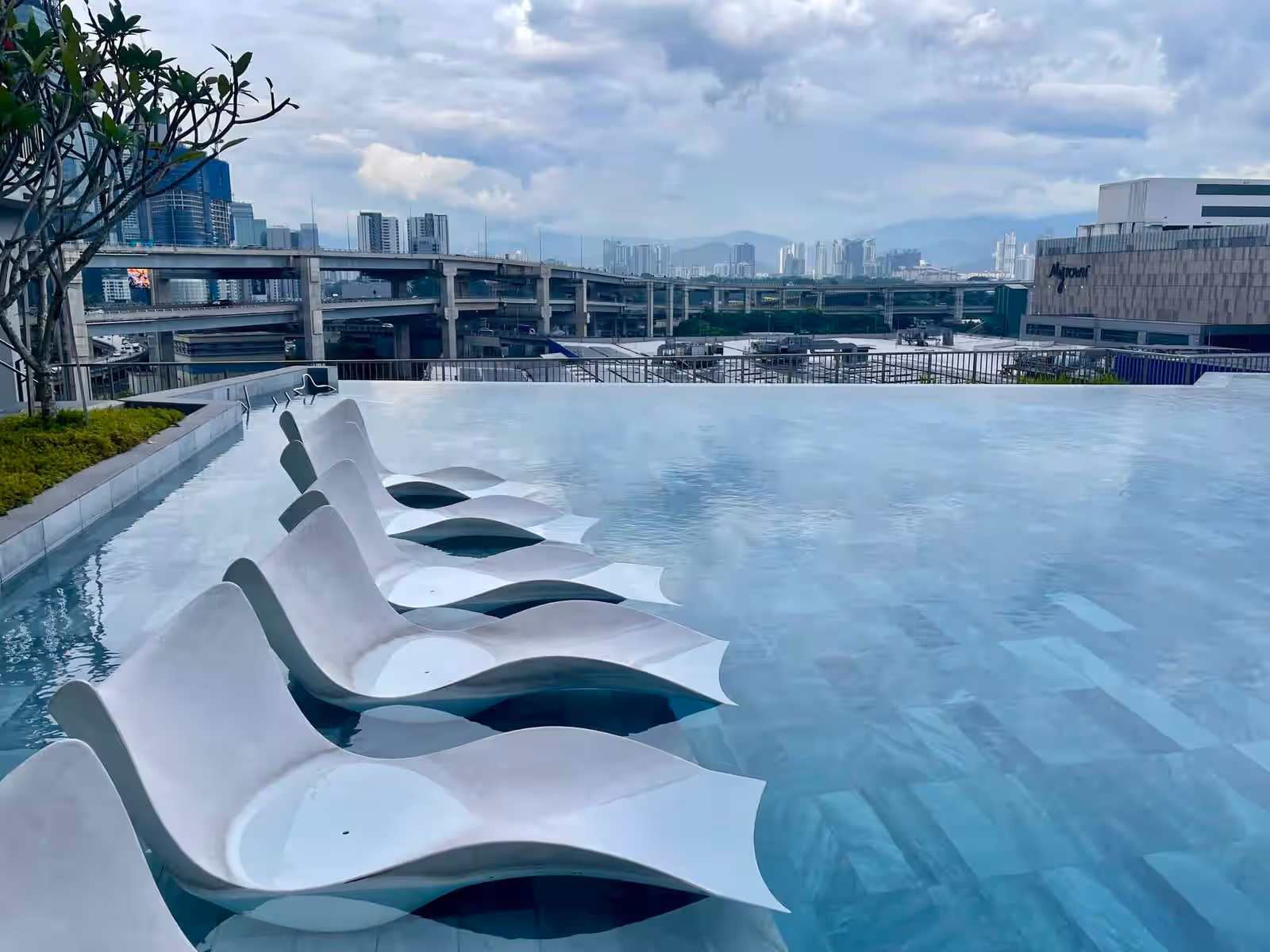 Property Image 1 - One Cochrane Residences, Kuala Lumpur