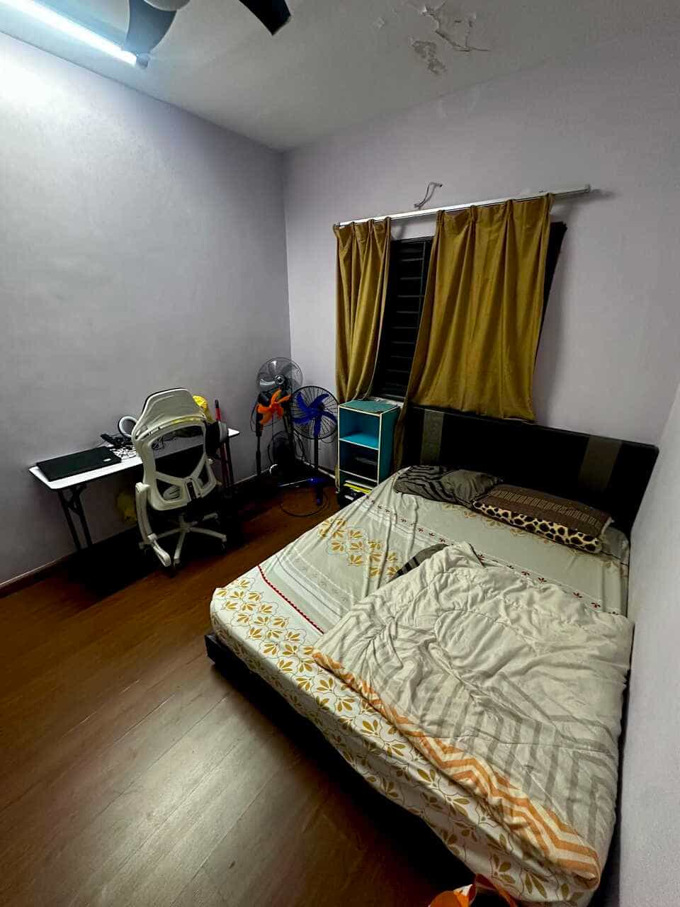 Property Image 1 - Landed house for Men Only