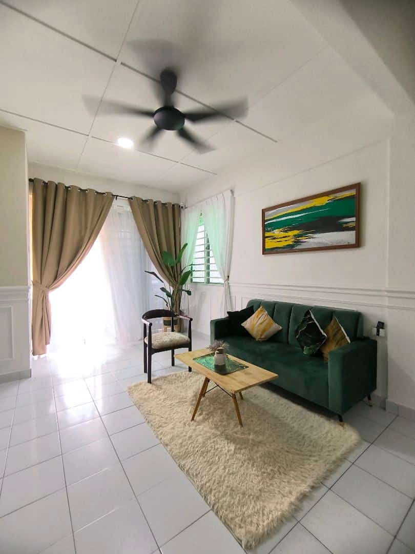 Property Image 1 - Master Room for Single Female + 1 Car Park + Private Toilet