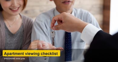 Key handover scene for apartment viewing checklist